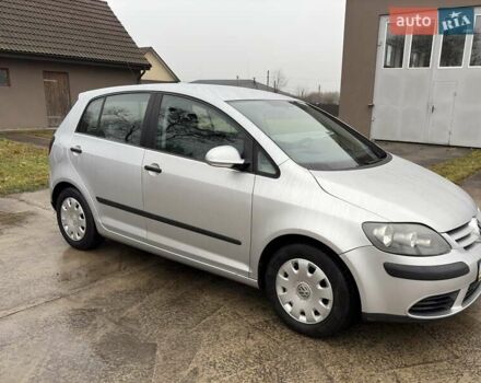Серый Фольксваген Гольф Плюс, объемом двигателя 1.4 л и пробегом 269 тыс. км за 4500 $, фото 3 на Automoto.ua