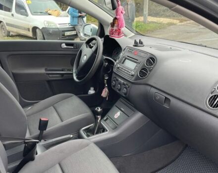 Серый Фольксваген Гольф Плюс, объемом двигателя 1.4 л и пробегом 270 тыс. км за 5100 $, фото 4 на Automoto.ua