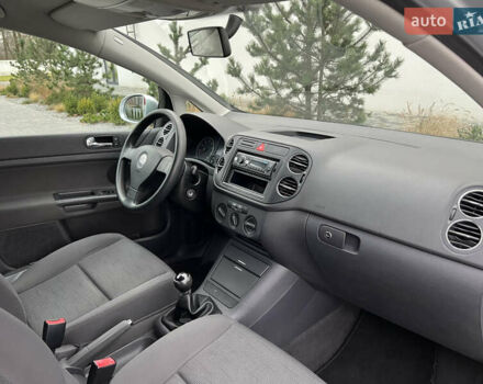 Серый Фольксваген Гольф Плюс, объемом двигателя 1.4 л и пробегом 251 тыс. км за 5150 $, фото 44 на Automoto.ua