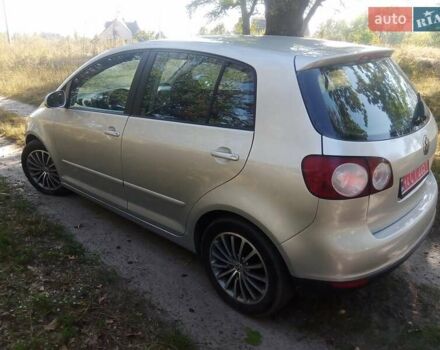 Серый Фольксваген Гольф Плюс, объемом двигателя 1.4 л и пробегом 220 тыс. км за 5500 $, фото 6 на Automoto.ua