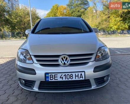 Серый Фольксваген Гольф Плюс, объемом двигателя 1.6 л и пробегом 183 тыс. км за 6999 $, фото 2 на Automoto.ua