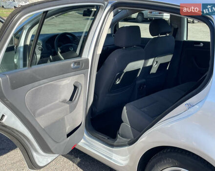 Серый Фольксваген Гольф Плюс, объемом двигателя 1.6 л и пробегом 218 тыс. км за 6300 $, фото 26 на Automoto.ua