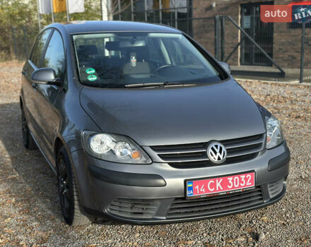 Серый Фольксваген Гольф Плюс, объемом двигателя 1.4 л и пробегом 208 тыс. км за 5500 $, фото 1 на Automoto.ua