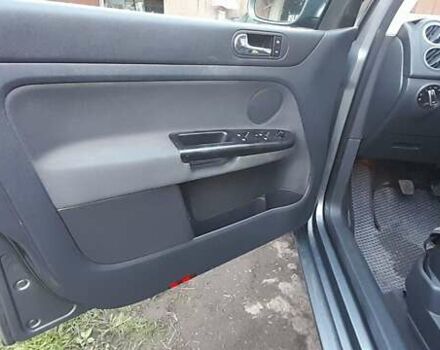 Серый Фольксваген Гольф Плюс, объемом двигателя 1.6 л и пробегом 226 тыс. км за 5300 $, фото 10 на Automoto.ua