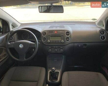 Серый Фольксваген Гольф Плюс, объемом двигателя 1.6 л и пробегом 183 тыс. км за 6999 $, фото 26 на Automoto.ua