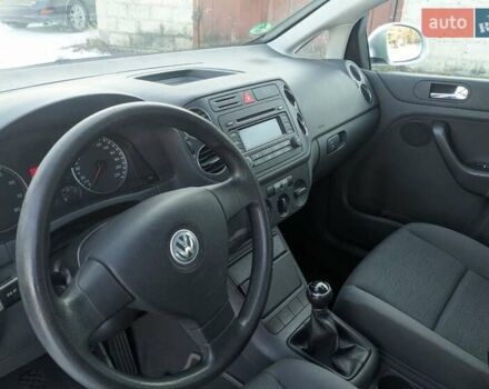 Серый Фольксваген Гольф Плюс, объемом двигателя 1.39 л и пробегом 172 тыс. км за 5400 $, фото 1 на Automoto.ua