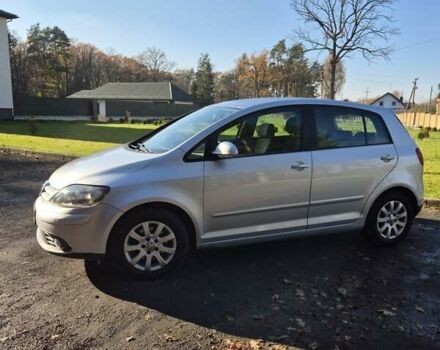 Серый Фольксваген Гольф Плюс, объемом двигателя 1.6 л и пробегом 215 тыс. км за 5500 $, фото 3 на Automoto.ua