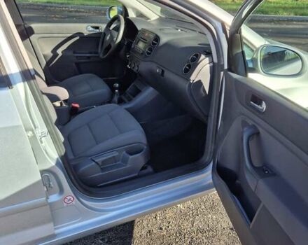 Серый Фольксваген Гольф Плюс, объемом двигателя 1.6 л и пробегом 215 тыс. км за 5500 $, фото 25 на Automoto.ua