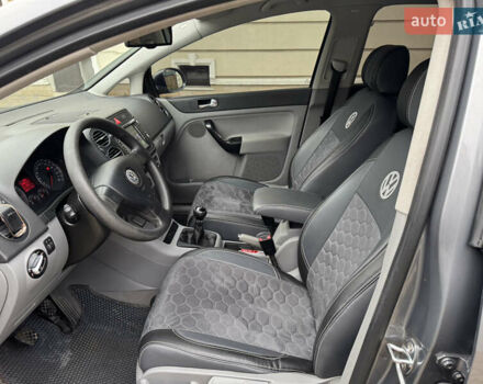Серый Фольксваген Гольф Плюс, объемом двигателя 1.6 л и пробегом 209 тыс. км за 5200 $, фото 23 на Automoto.ua