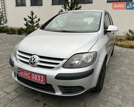 Серый Фольксваген Гольф Плюс, объемом двигателя 1.4 л и пробегом 251 тыс. км за 5150 $, фото 3 на Automoto.ua