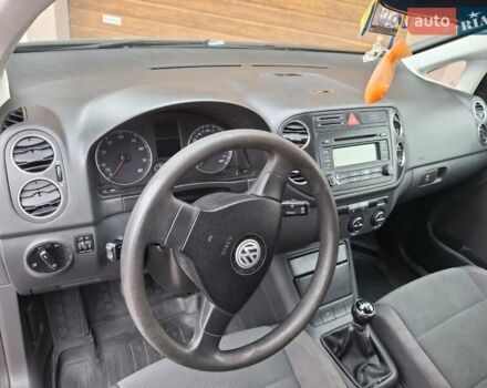 Сірий Фольксваген Golf Plus, об'ємом двигуна 1.6 л та пробігом 170 тис. км за 4700 $, фото 4 на Automoto.ua