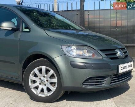 Серый Фольксваген Гольф Плюс, объемом двигателя 1.6 л и пробегом 206 тыс. км за 5990 $, фото 3 на Automoto.ua