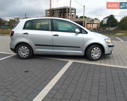 Сірий Фольксваген Golf Plus, об'ємом двигуна 1.6 л та пробігом 225 тис. км за 5750 $, фото 2 на Automoto.ua