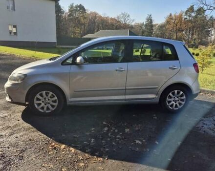 Серый Фольксваген Гольф Плюс, объемом двигателя 1.6 л и пробегом 215 тыс. км за 5500 $, фото 1 на Automoto.ua