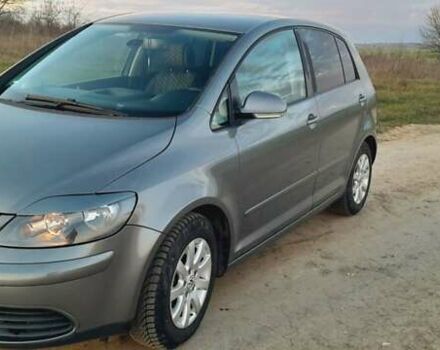 Серый Фольксваген Гольф Плюс, объемом двигателя 1.6 л и пробегом 226 тыс. км за 5300 $, фото 2 на Automoto.ua