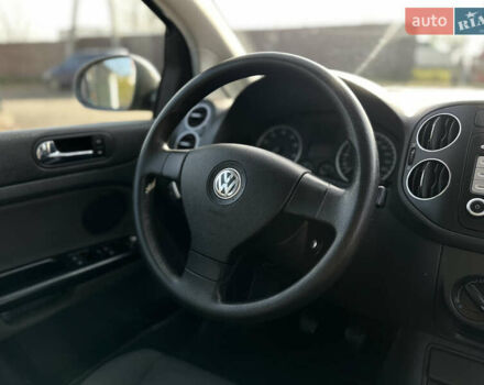 Серый Фольксваген Гольф Плюс, объемом двигателя 1.4 л и пробегом 208 тыс. км за 5500 $, фото 42 на Automoto.ua