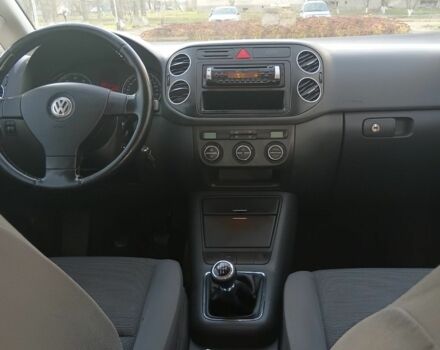 Серый Фольксваген Гольф Плюс, объемом двигателя 1.7 л и пробегом 268 тыс. км за 5400 $, фото 7 на Automoto.ua