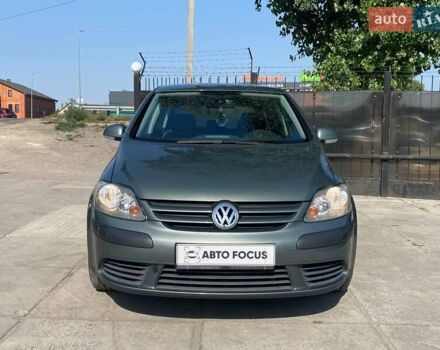 Серый Фольксваген Гольф Плюс, объемом двигателя 1.6 л и пробегом 206 тыс. км за 5990 $, фото 1 на Automoto.ua