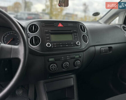 Серый Фольксваген Гольф Плюс, объемом двигателя 1.6 л и пробегом 211 тыс. км за 6600 $, фото 30 на Automoto.ua