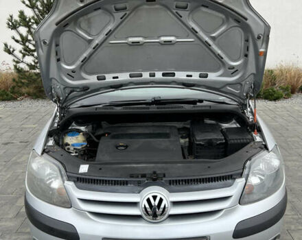 Серый Фольксваген Гольф Плюс, объемом двигателя 1.4 л и пробегом 251 тыс. км за 5150 $, фото 32 на Automoto.ua