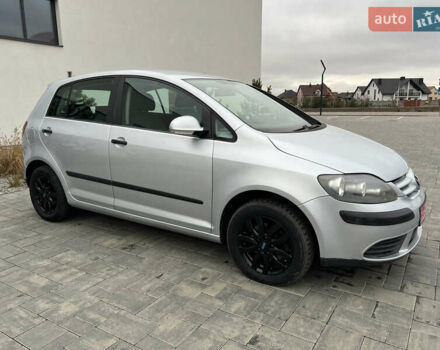 Серый Фольксваген Гольф Плюс, объемом двигателя 1.4 л и пробегом 251 тыс. км за 5150 $, фото 22 на Automoto.ua