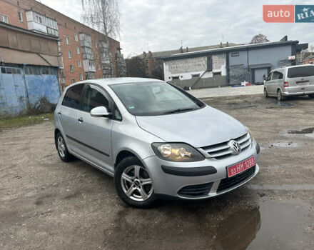 Серый Фольксваген Гольф Плюс, объемом двигателя 1.6 л и пробегом 180 тыс. км за 6200 $, фото 2 на Automoto.ua