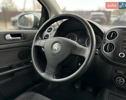 Серый Фольксваген Гольф Плюс, объемом двигателя 1.6 л и пробегом 211 тыс. км за 6600 $, фото 56 на Automoto.ua