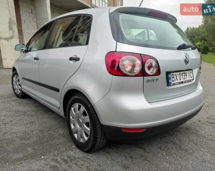 Серый Фольксваген Гольф Плюс, объемом двигателя 1.6 л и пробегом 255 тыс. км за 6300 $, фото 4 на Automoto.ua