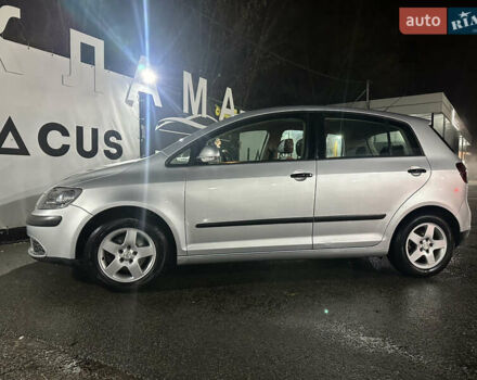 Серый Фольксваген Гольф Плюс, объемом двигателя 1.6 л и пробегом 182 тыс. км за 6250 $, фото 2 на Automoto.ua