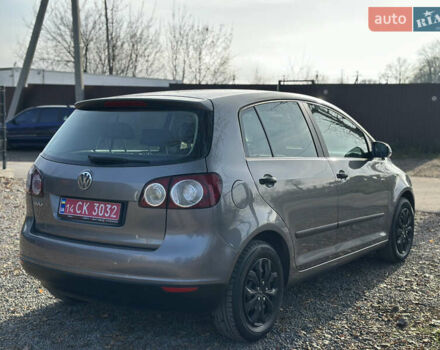 Серый Фольксваген Гольф Плюс, объемом двигателя 1.4 л и пробегом 208 тыс. км за 5500 $, фото 16 на Automoto.ua