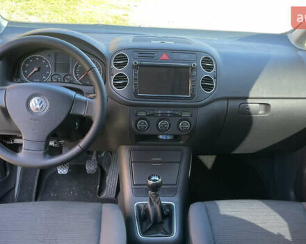 Сірий Фольксваген Golf Plus, об'ємом двигуна 1.6 л та пробігом 211 тис. км за 6500 $, фото 64 на Automoto.ua