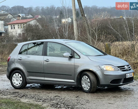 Серый Фольксваген Гольф Плюс, объемом двигателя 1.6 л и пробегом 167 тыс. км за 5600 $, фото 3 на Automoto.ua