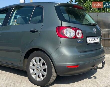 Серый Фольксваген Гольф Плюс, объемом двигателя 1.6 л и пробегом 206 тыс. км за 5990 $, фото 7 на Automoto.ua