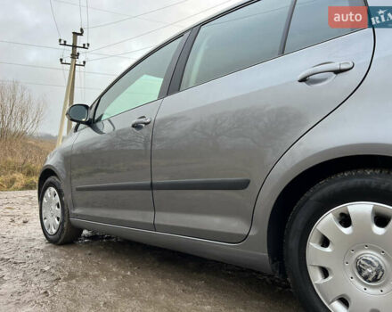 Серый Фольксваген Гольф Плюс, объемом двигателя 1.6 л и пробегом 167 тыс. км за 5600 $, фото 12 на Automoto.ua