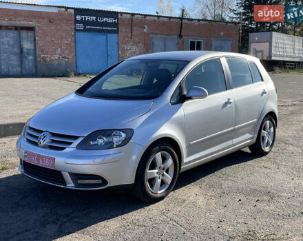 Серый Фольксваген Гольф Плюс, объемом двигателя 1.6 л и пробегом 218 тыс. км за 6300 $, фото 2 на Automoto.ua
