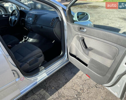 Серый Фольксваген Гольф Плюс, объемом двигателя 1.6 л и пробегом 218 тыс. км за 6300 $, фото 22 на Automoto.ua