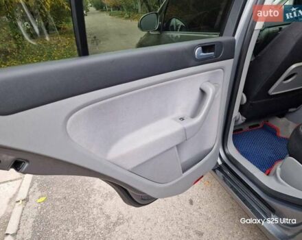 Сірий Фольксваген Golf Plus, об'ємом двигуна 2 л та пробігом 248 тис. км за 4700 $, фото 15 на Automoto.ua