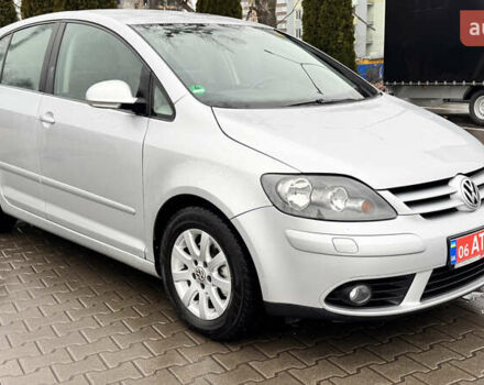 Сірий Фольксваген Golf Plus, об'ємом двигуна 1.6 л та пробігом 216 тис. км за 5850 $, фото 1 на Automoto.ua