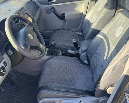 Серый Фольксваген Гольф Плюс, объемом двигателя 1.6 л и пробегом 202 тыс. км за 5250 $, фото 24 на Automoto.ua