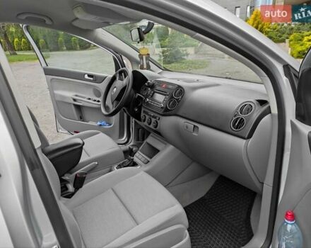 Серый Фольксваген Гольф Плюс, объемом двигателя 1.6 л и пробегом 255 тыс. км за 6300 $, фото 23 на Automoto.ua