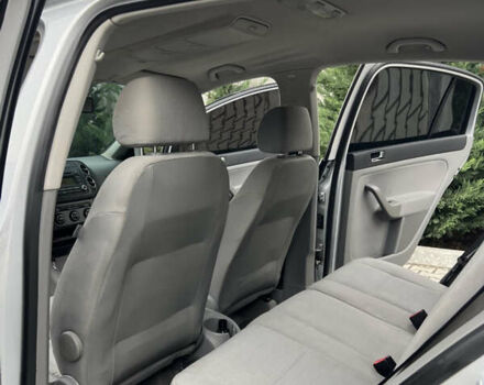 Серый Фольксваген Гольф Плюс, объемом двигателя 1.6 л и пробегом 297 тыс. км за 6000 $, фото 12 на Automoto.ua