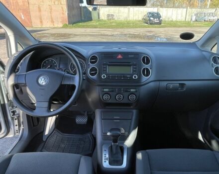 Серый Фольксваген Гольф Плюс, объемом двигателя 1.6 л и пробегом 218 тыс. км за 6300 $, фото 6 на Automoto.ua