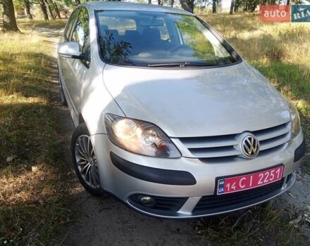 Серый Фольксваген Гольф Плюс, объемом двигателя 1.4 л и пробегом 220 тыс. км за 5500 $, фото 1 на Automoto.ua