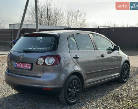 Серый Фольксваген Гольф Плюс, объемом двигателя 1.4 л и пробегом 208 тыс. км за 5500 $, фото 17 на Automoto.ua