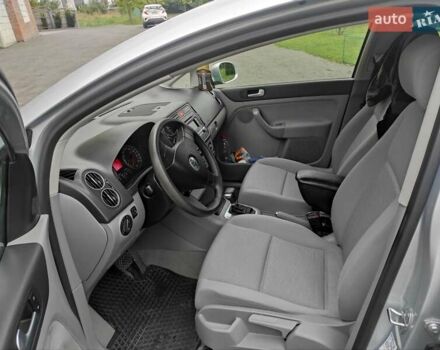 Серый Фольксваген Гольф Плюс, объемом двигателя 1.6 л и пробегом 255 тыс. км за 6300 $, фото 28 на Automoto.ua