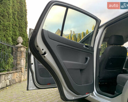 Серый Фольксваген Гольф Плюс, объемом двигателя 1.6 л и пробегом 200 тыс. км за 6850 $, фото 32 на Automoto.ua