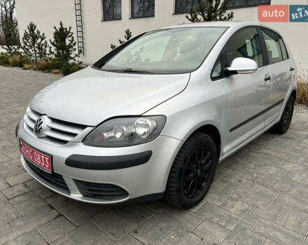 Серый Фольксваген Гольф Плюс, объемом двигателя 1.4 л и пробегом 251 тыс. км за 5150 $, фото 4 на Automoto.ua