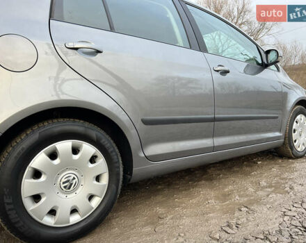 Серый Фольксваген Гольф Плюс, объемом двигателя 1.6 л и пробегом 167 тыс. км за 5600 $, фото 13 на Automoto.ua