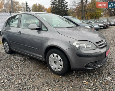 Серый Фольксваген Гольф Плюс, объемом двигателя 1.6 л и пробегом 229 тыс. км за 6300 $, фото 2 на Automoto.ua