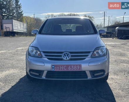 Серый Фольксваген Гольф Плюс, объемом двигателя 1.6 л и пробегом 218 тыс. км за 6300 $, фото 1 на Automoto.ua